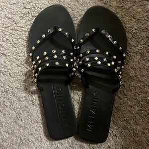 Sandals size 11